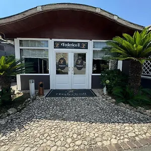 https://green-park-hotel-naples.hotels-amalfi.com