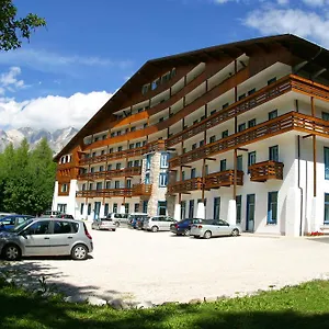 orsoline-cortina.hotelinveneto.com/