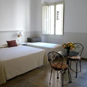  Hotel Canada Italy
